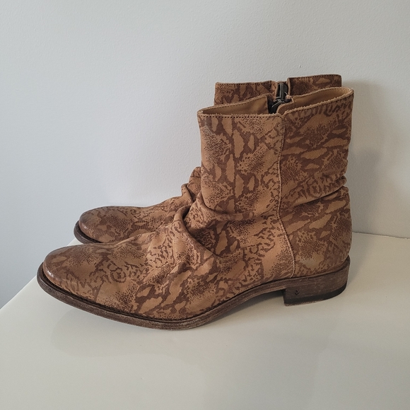 JOHN VARVATOS Morrison Sharpei Snake-Skin Motif Leather Boot - Handmade in Italy - Picture 12 of 16